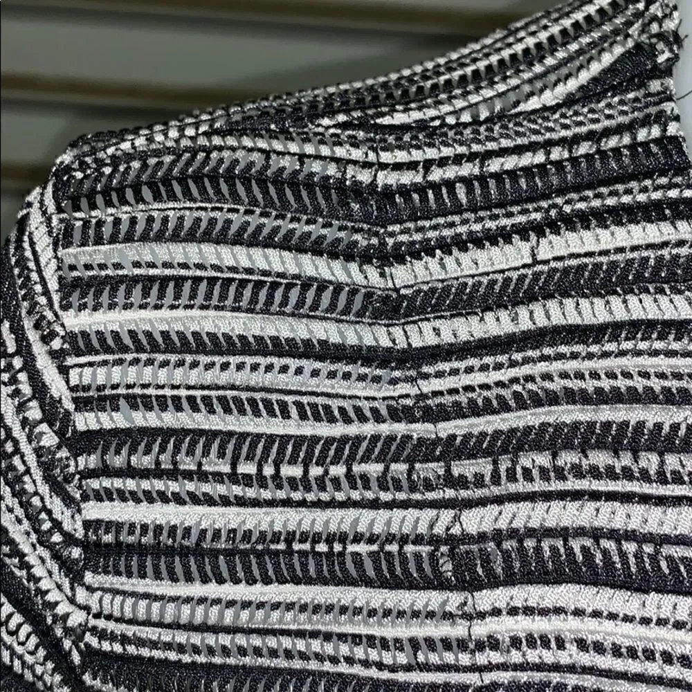 Travel Elements black and white cardigan